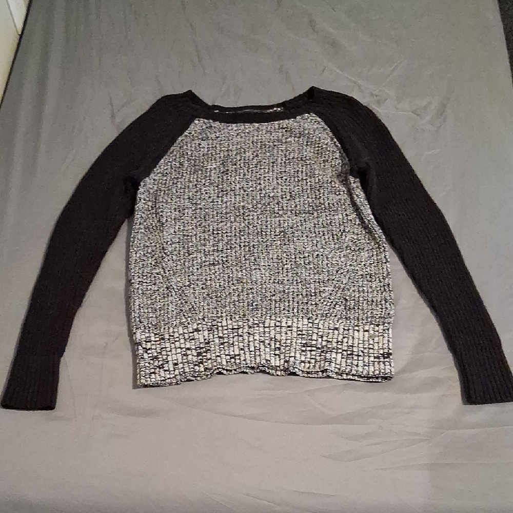 American Eagle Outfitters Black and White Sweater